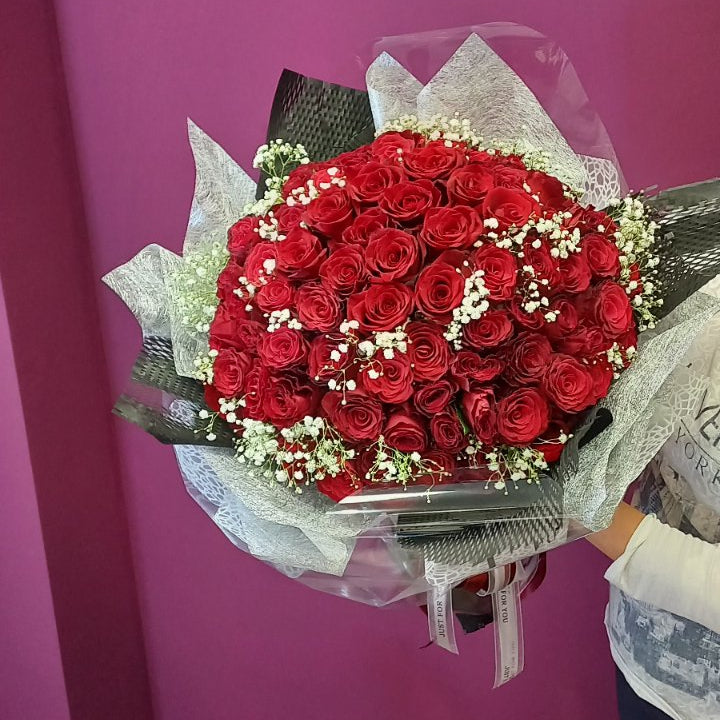 Букет от 101 рози с опаковка.