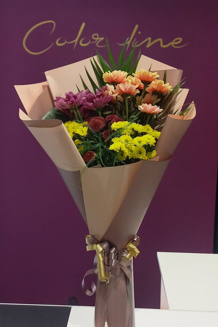 Букет "Цветен хаос"